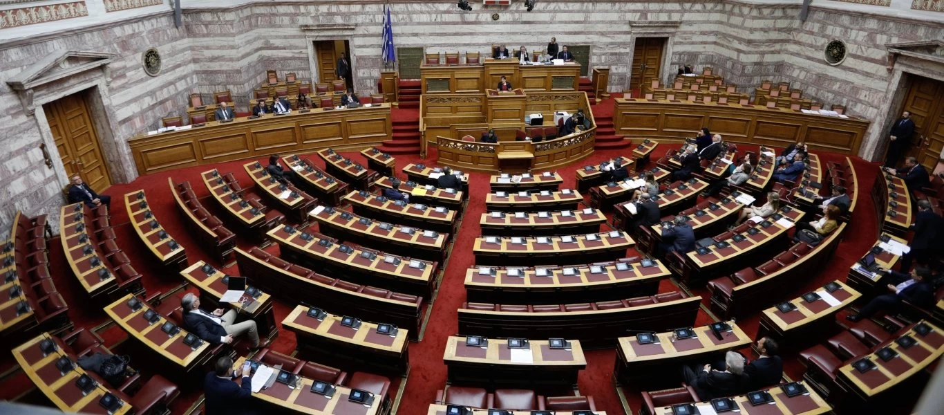 Κατατέθηκε στην Βουλή η τροπολογία για τον υποχρεωτικό εμβολιασμό